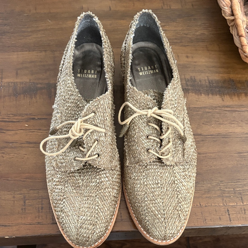 Stuart Weitzman Women’s Beige Woven Lace-Up Oxfords